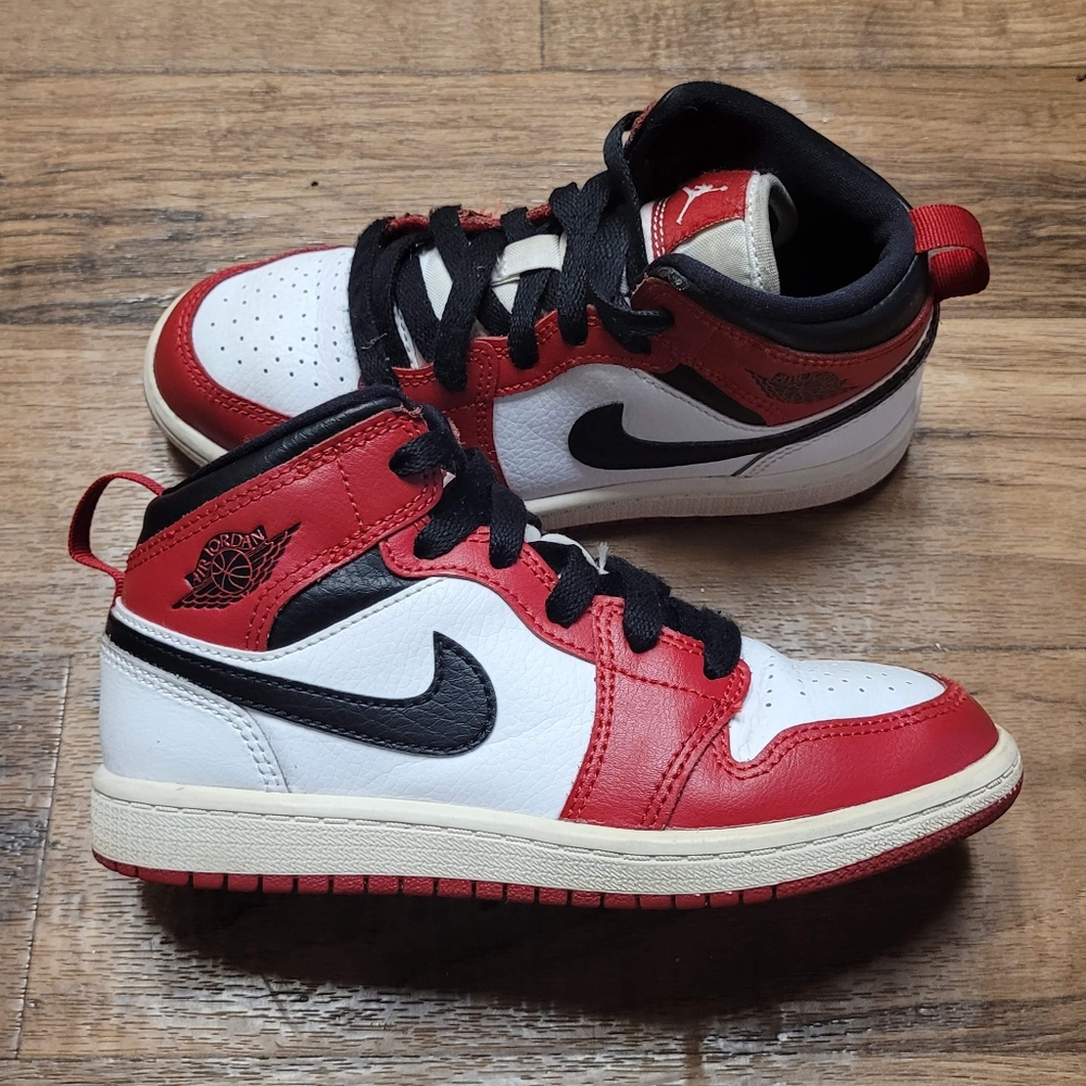 Air Jordan 1 Mid “Chicago” White Heel 640734-173 Ps Preschool Boy Kid Size 13C